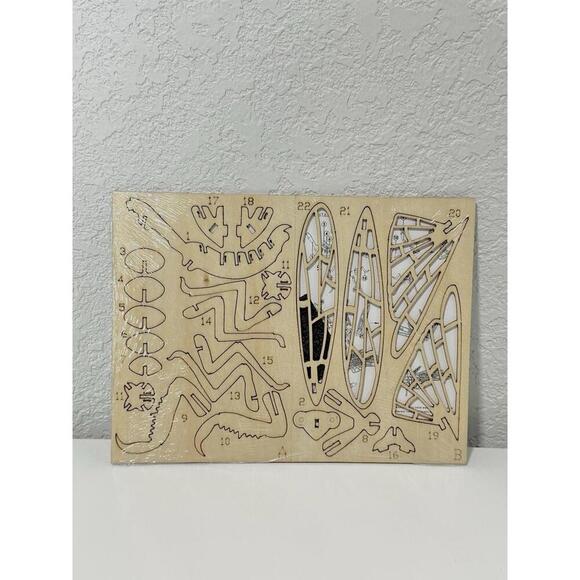 NEW 3D Wooden Insect Model Set of 6 Dragonfly Mantis Scorpion Bee Self Assembly - Picture 9 of 12
